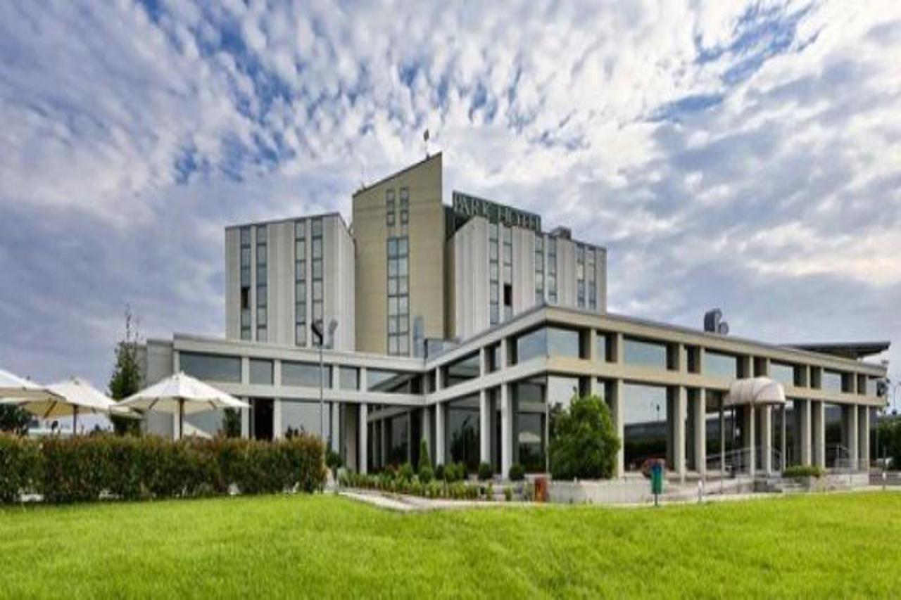 Western Park Hotel Placência