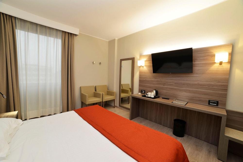 Western Park Hotel 4*